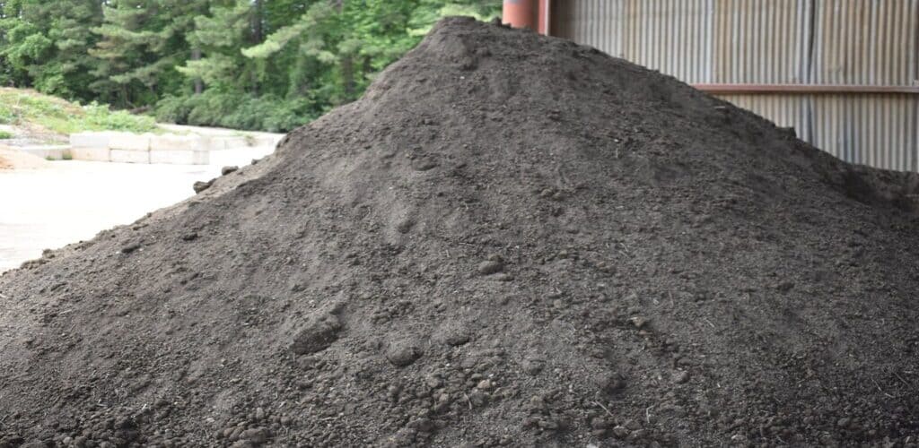 Commercial grade / triple-mix topsoil product grade